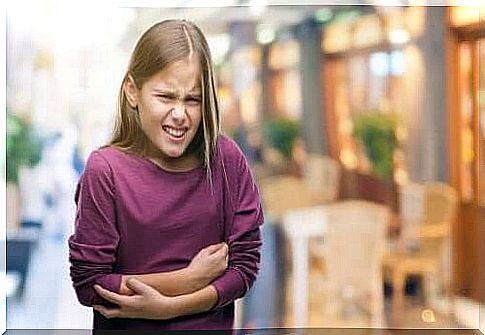 My child has a stomachache: what can I do to relieve the pain?