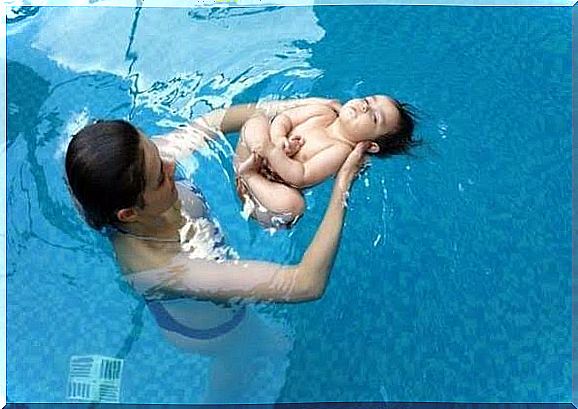 Swimming for babies: a wonderful experience